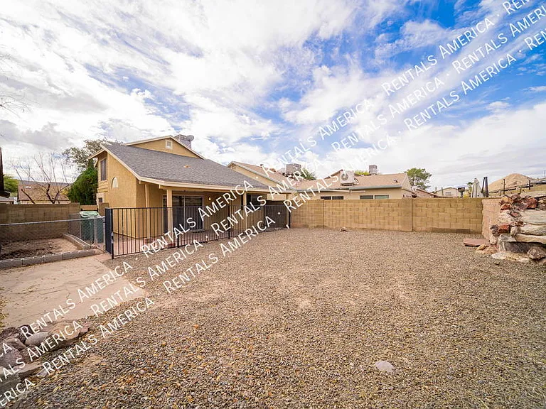 3068 W Placita De La Roseta — Photo 13