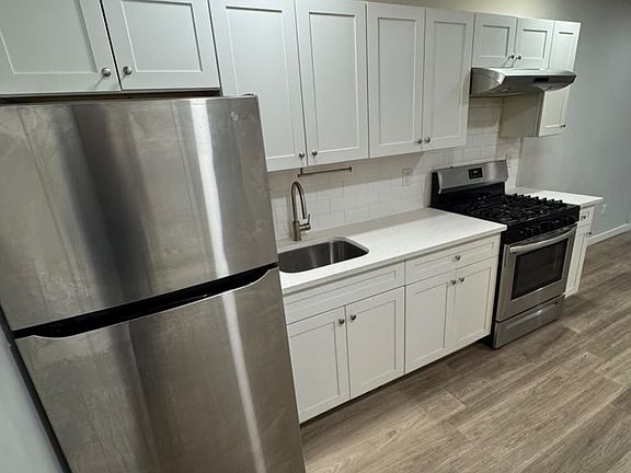 4th image of 96 16th Ave #0
