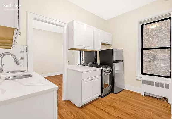 5th image of 64 Macdougal St APT 5