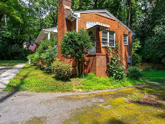 5th image of 2602 Wade Ave