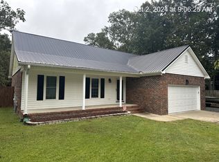341 Greentree Dr, Raeford, NC 28376