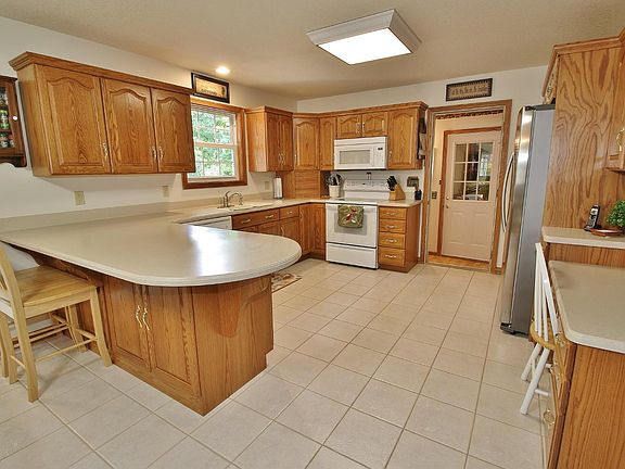 4th image of 5085 Pine Valley Dr