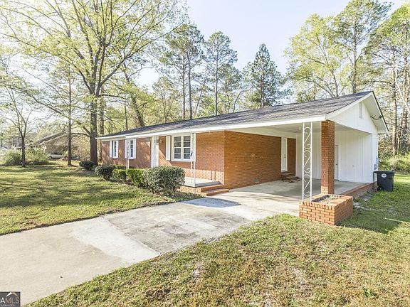 4th image of 918 Henderson Rd