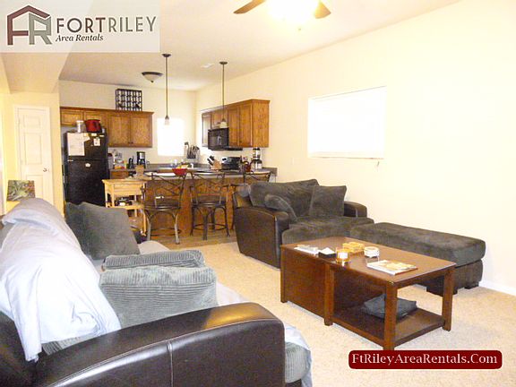 3rd image of 2454 Fox Sparrow Ct