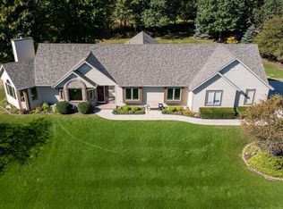 3986 Wexford Cir S, Richfield, WI 53076
