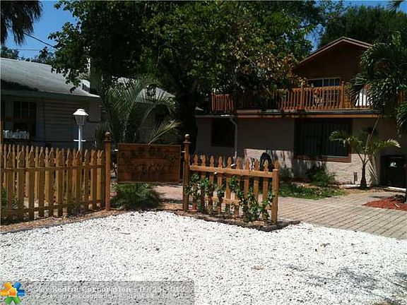 2nd image of 317 Lauderdale Trl