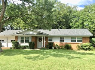 1301 Navaho St, Arlington, TX 76012
