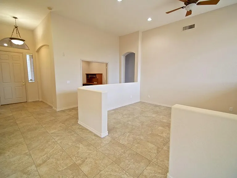 4823 E Williams Dr — Photo 6