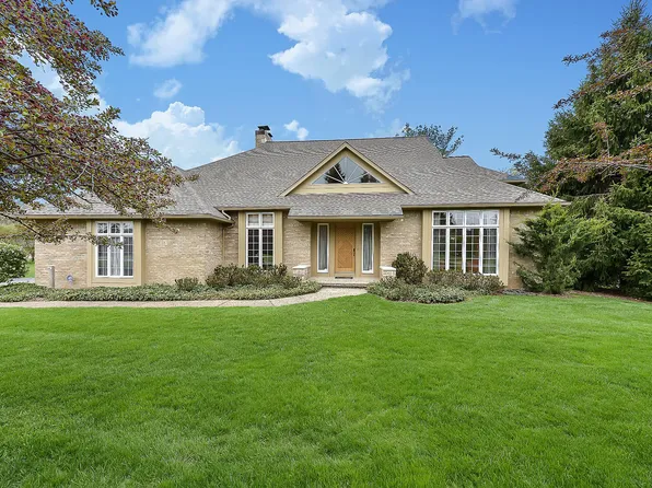 5696 Spring Hill Dr, Ann Arbor, MI 48105