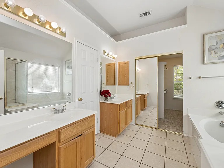 5909 Vineyard Ln — Photo 13