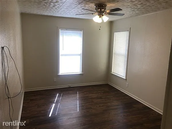 321 Bradley St — Photo 3
