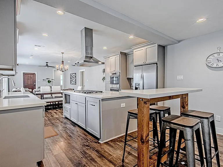 2422 Truxillo St — Photo 10