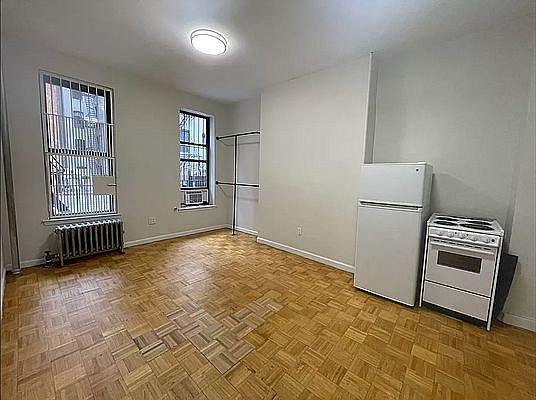 4th image of 40 Ludlow St APT 2