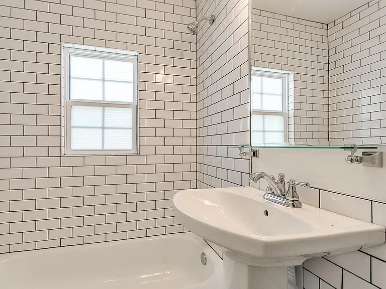 2409 N Robinson Ave #B — Photo 18