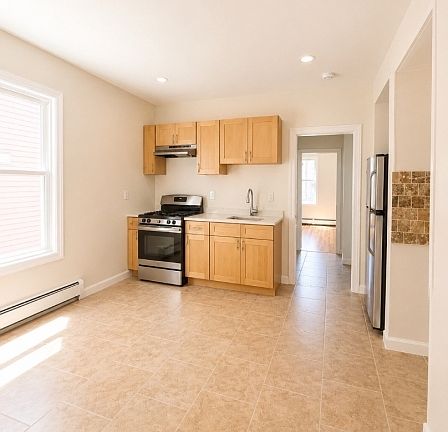 5th image of 72 N 13th St Floor 2