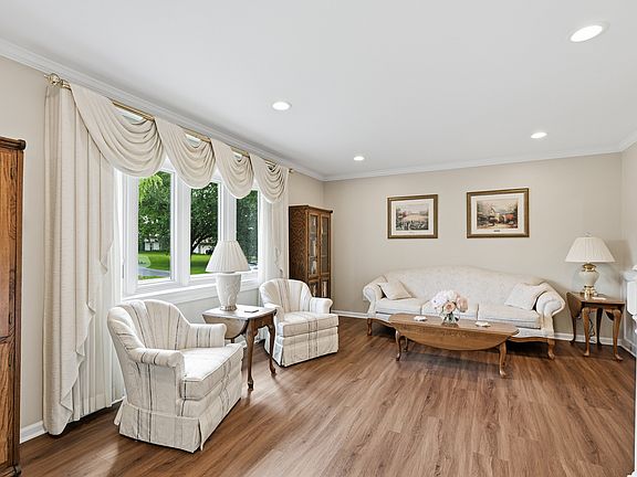 4th image of 2109 Fairfield Rd
