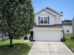 2730 Forest Grove Ct, Charlotte, NC 28269
