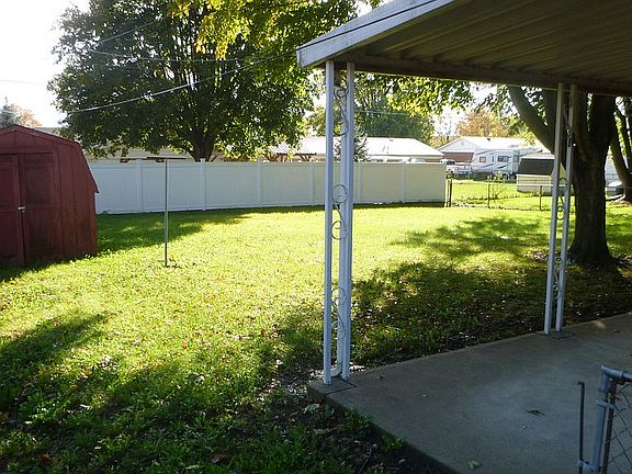 3rd image of 348 N Garber Dr