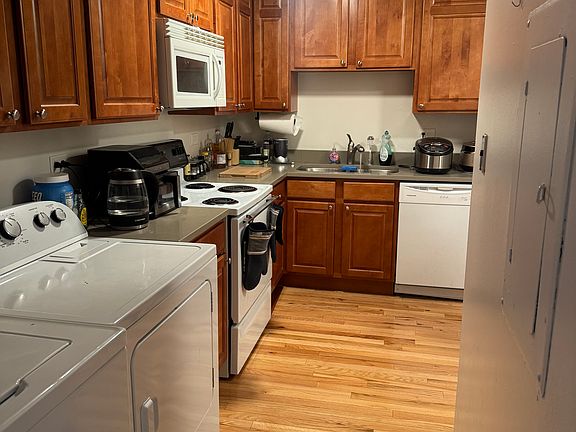 5th image of 1740 Hinman Ave APT 2D