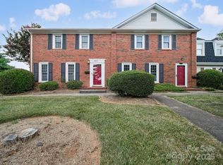 8436 Knights Bridge Rd, Charlotte, NC 28210