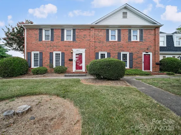 8436 Knights Bridge Rd, Charlotte, NC 28210