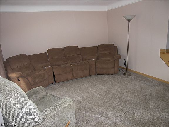 3rd image of 27171 Fullerwood Dr