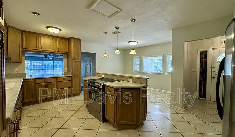 2543 Holly Point Rd W — Photo 5