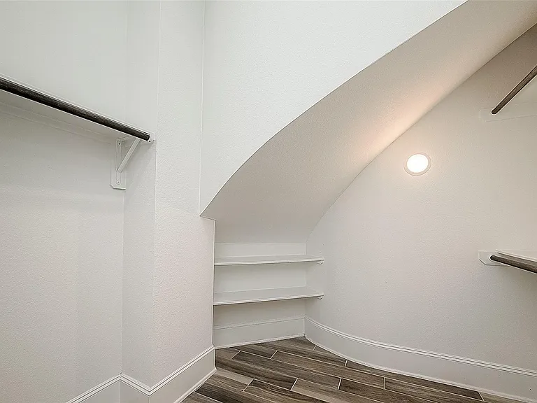 115 N Winter Sunrise Cir — Photo 31