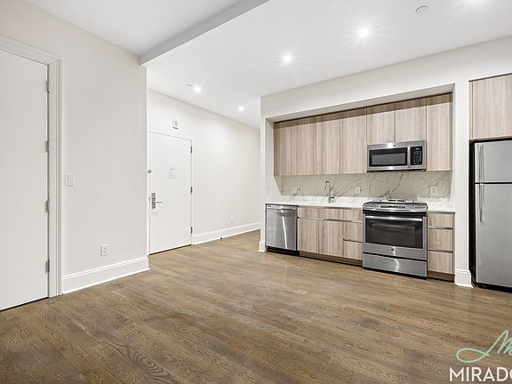 4th image of 15 Park Row APT 7K
