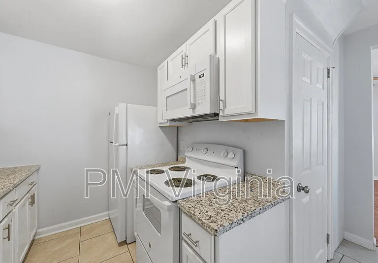 626 Chapel St — Photo 9