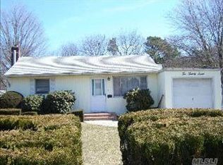 1027 Bay Shore Ave, Bay Shore, NY 11706