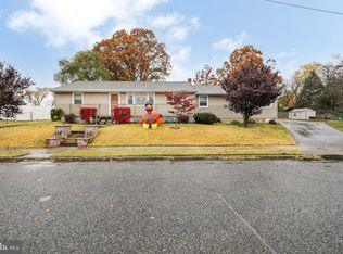533 N Hildebrand Ave, Glendora, NJ 08029