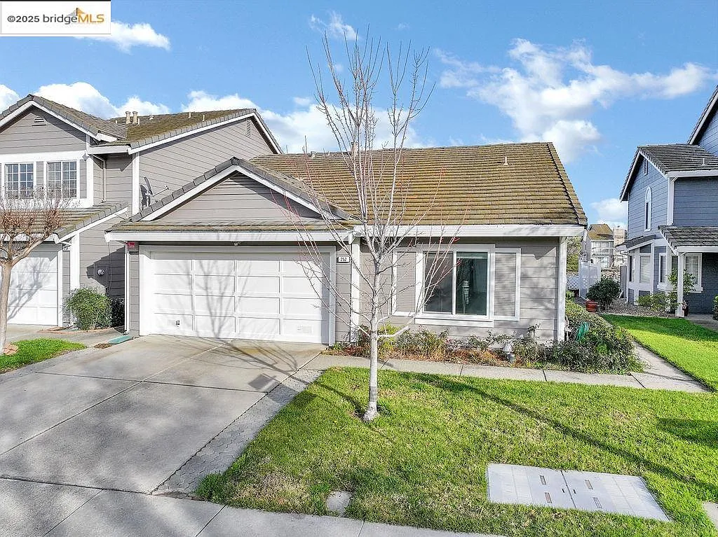 252 Heron Dr photo 1