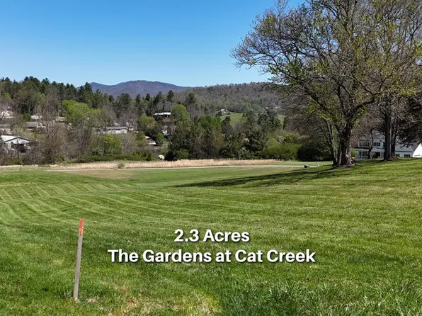 201 Jackson Heights Dr, Franklin, NC 28734