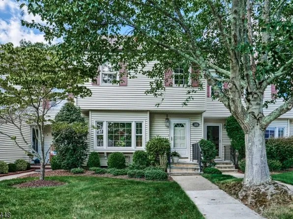 18 Essex Dr, Mendham Boro, NJ 07945