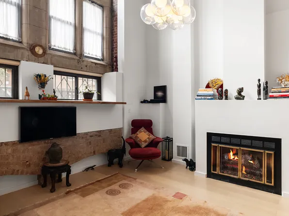 248 East 31st Street 1D image 2 of 13