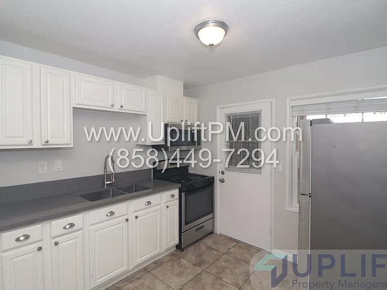 4827 Castle Ave — Photo 30