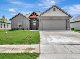 1111 Sunshine Ct, Centerton, AR 72719
