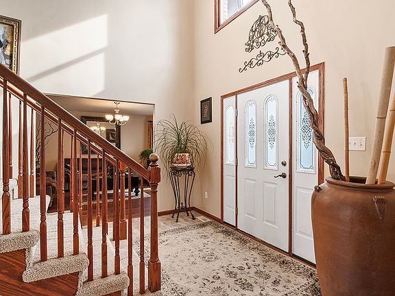 5th image of 1825 Claire Dr