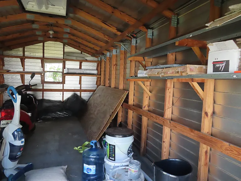 1314 W Rambla St — Photo 15