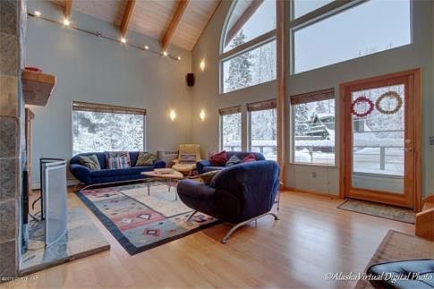 5th image of 2940 Alyeska Hwy