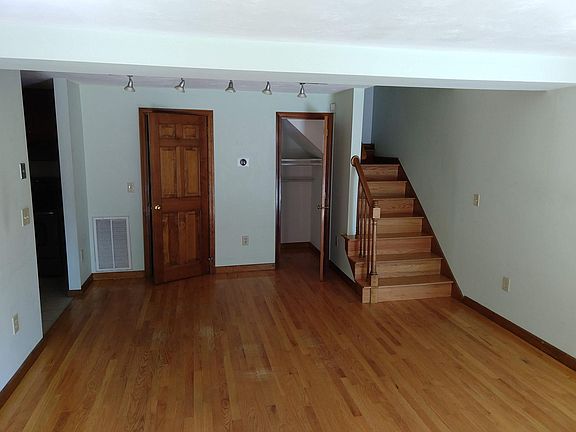 4th image of 138 Quincy Shore Dr