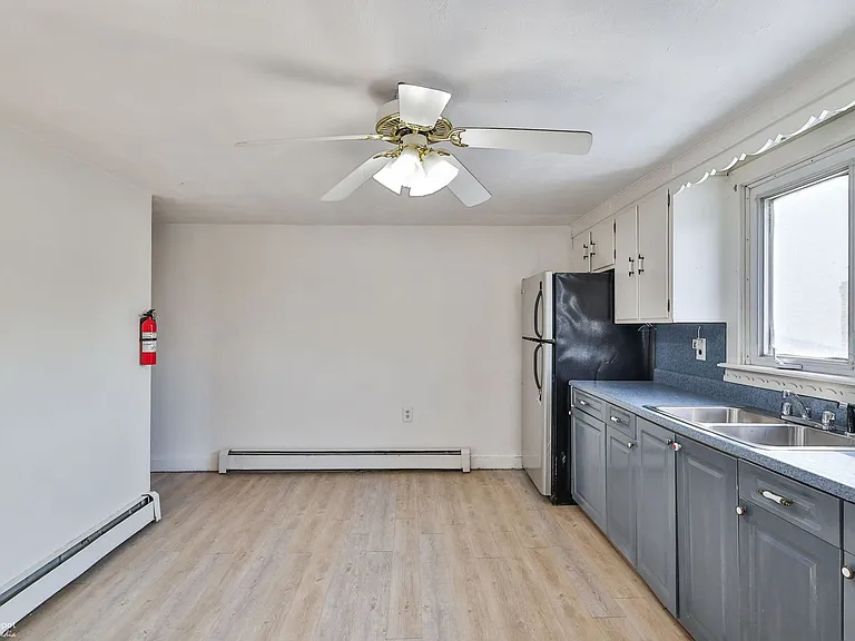 Catawissa St 50 W — Photo 26