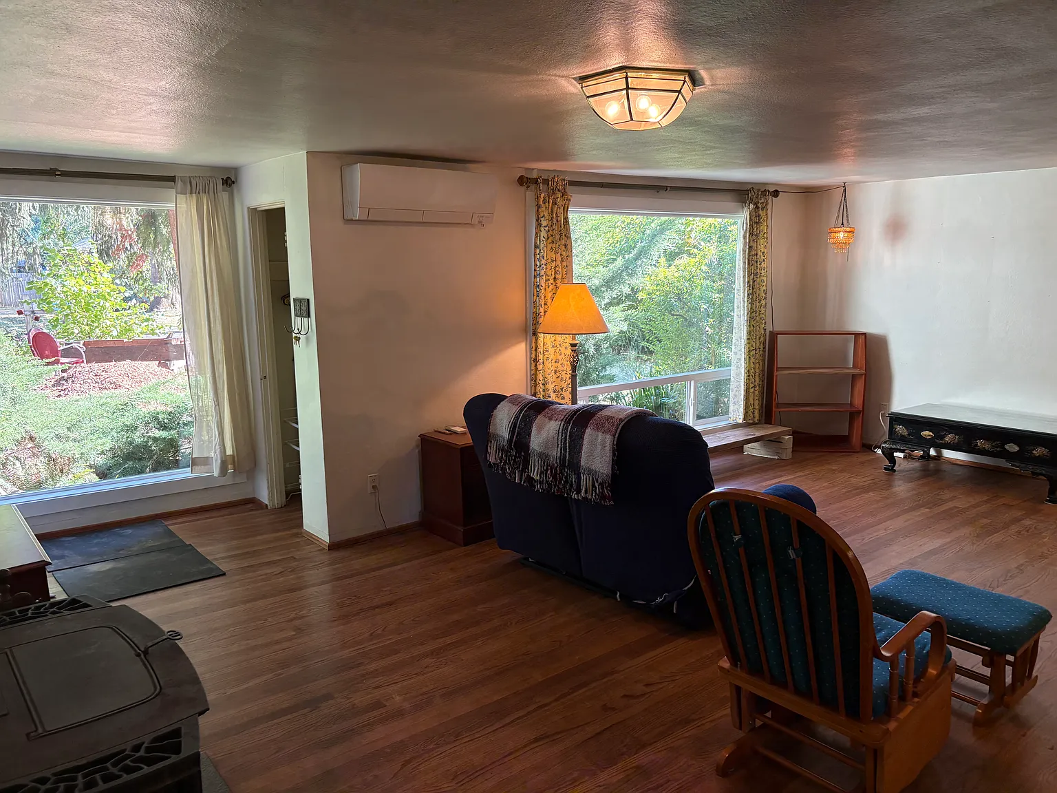 625 SE Chester Ave — Photo 2