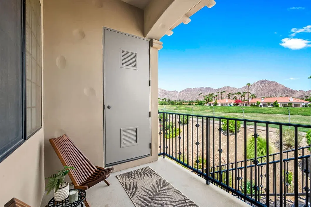 1 bed, 678 sqft, $2,700 — Photo 2