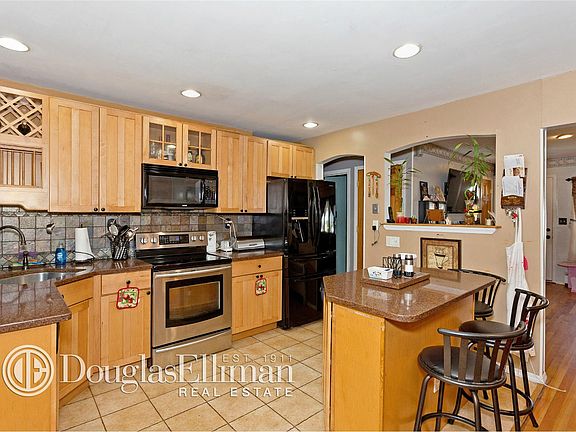 4th image of 153 Prairie Dr