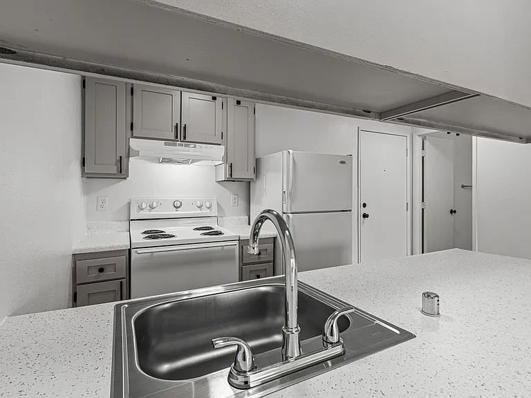 Cedar Green Apartments — Photo 51