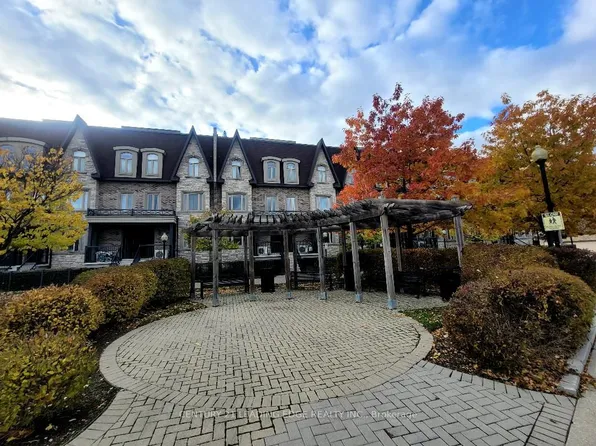 320 John St Unit 106, Markham, ON L3T 0B1