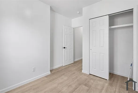 2055 Dickinson St — Photo 9