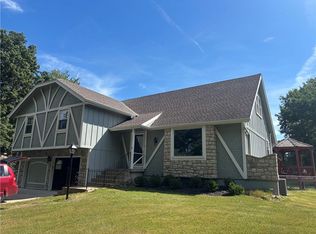 15931 Outlook Ave, Stilwell, KS 66085